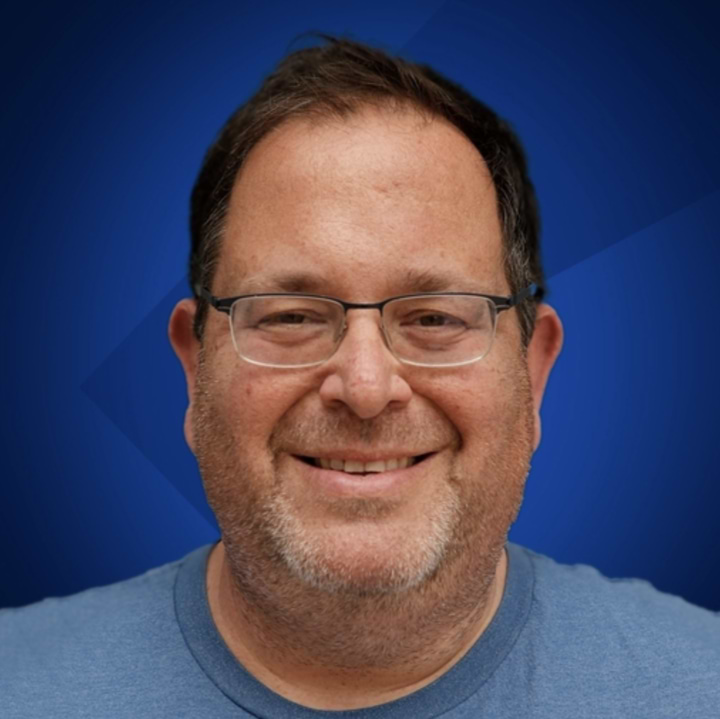 Zohar Sacks headshot